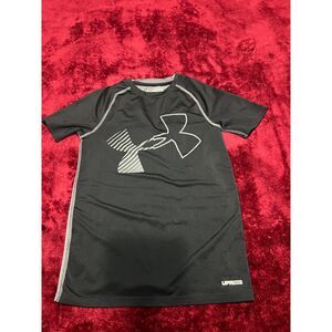 HEAT GEAR UNDER ARMOUR Youth Black T-shirt Size Youth M Fitted